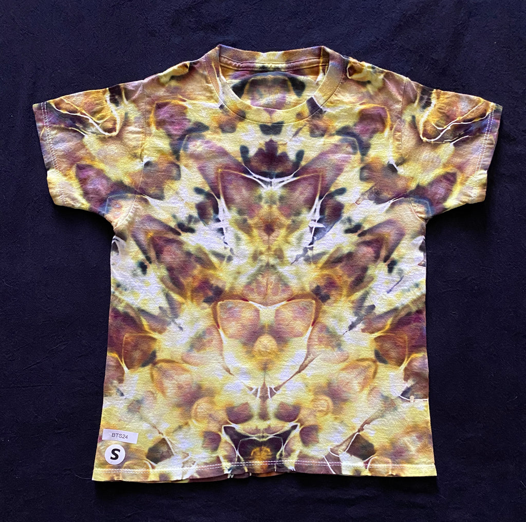 Boy's T-shirt Small, size 6-8